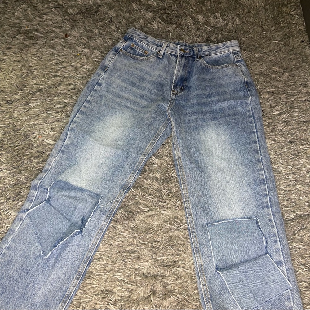 Fly girl knee cut out jeans